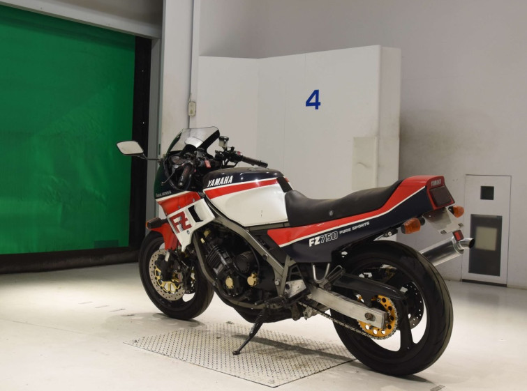 Мотоцикл Yamaha FZ750 с пробегом 68150 km