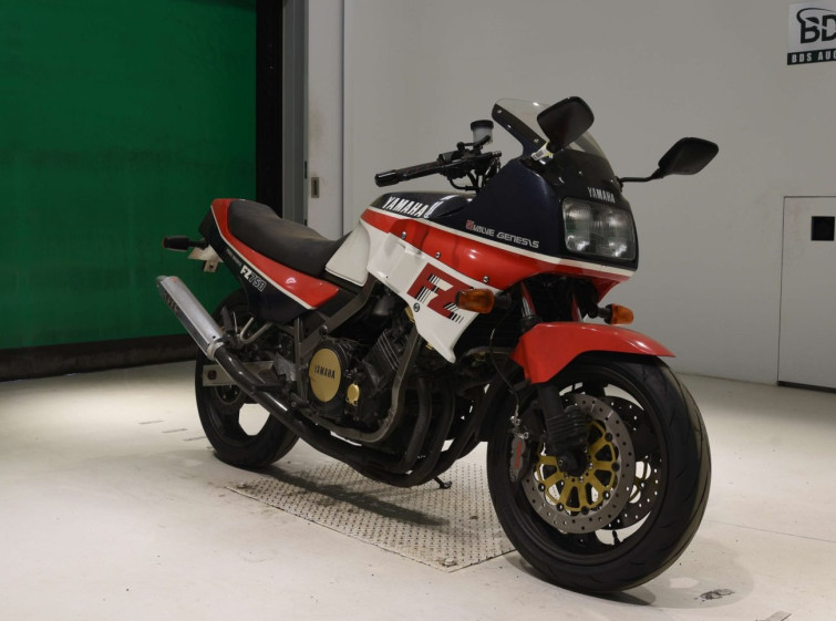 Мотоцикл Yamaha FZ750 с пробегом 68150 km