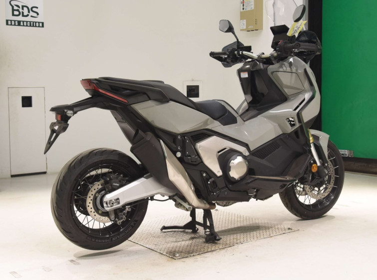 Мотоцикл Honda X-ADV750-2 з пробігом 20468 km