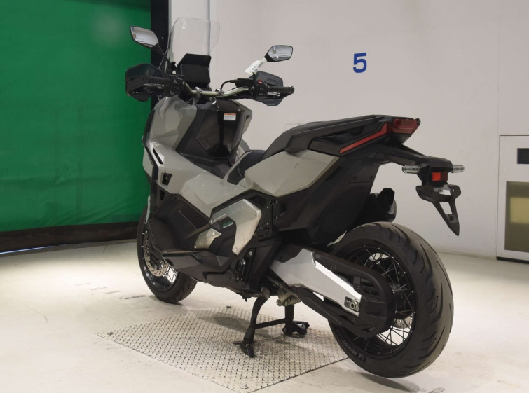 Мотоцикл Honda X-ADV750-2 з пробігом 20468 km