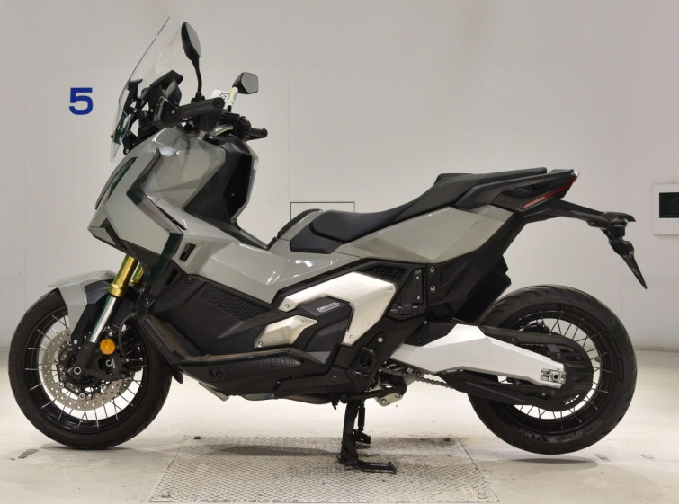 Мотоцикл Honda X-ADV750-2 з пробігом 20468 km