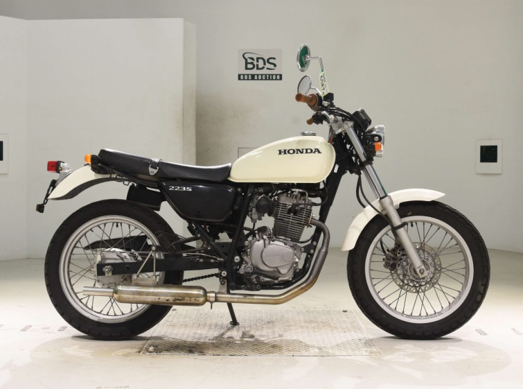 Мотоцикл Honda CB223S з пробігом 8881 km