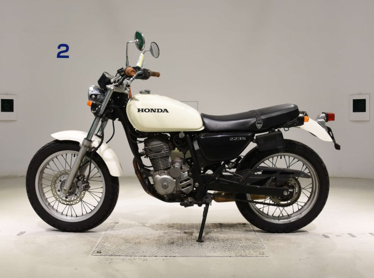 Мотоцикл Honda CB223S з пробігом 8881 km