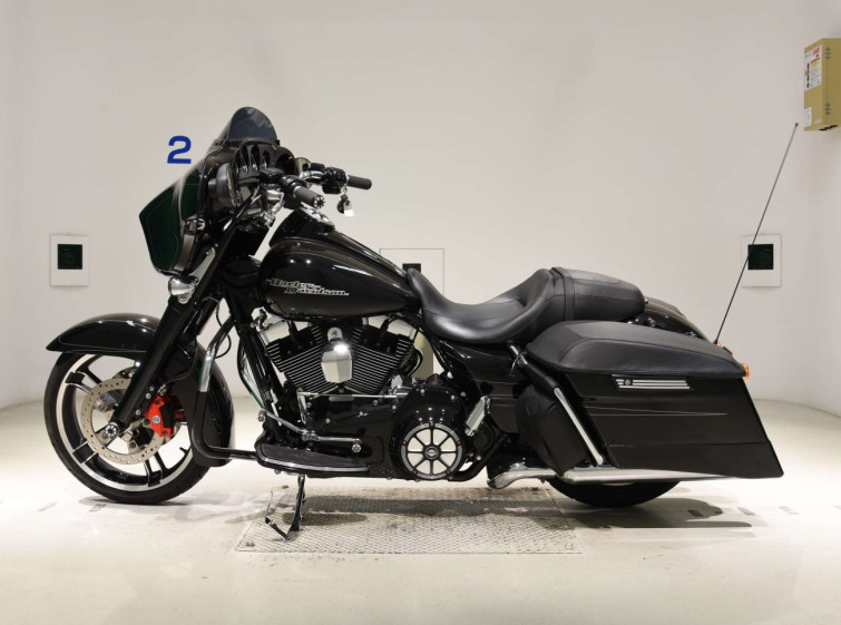 Мотоцикл HD SREET GLIDE FLHXS1690 з пробігом 4265 km
