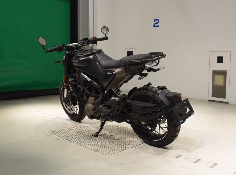 Мотоцикл Husqvarna SVARTPILEN 401 з пробігом 3766 km