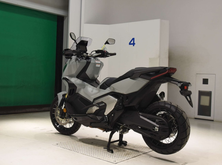 Мотоцикл Honda X-ADV750 з пробігом 3119 km