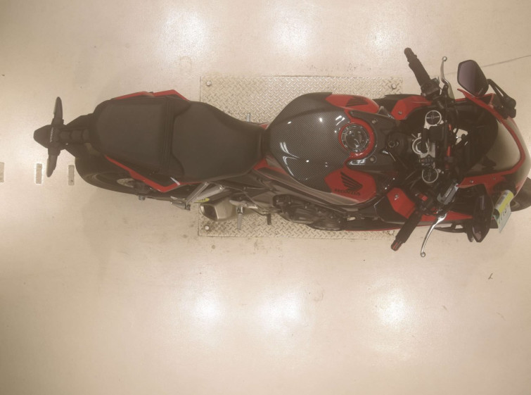 Мотоцикл Honda CBR650R с пробегом 13673 km