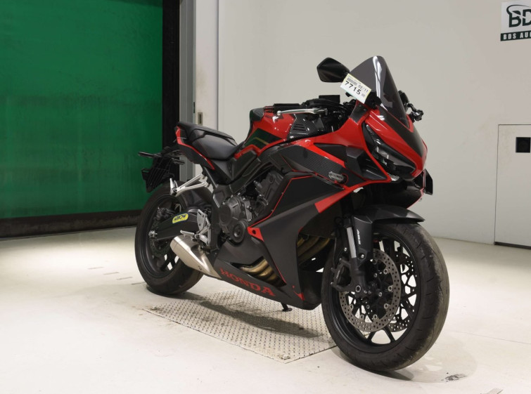 Мотоцикл Honda CBR650R с пробегом 13673 km