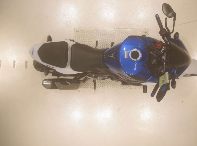 Мотоцикл Suzuki GSR750 с пробегом 22720 km