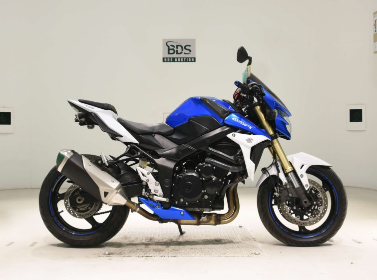 Мотоцикл Suzuki GSR750 с пробегом 22720 km