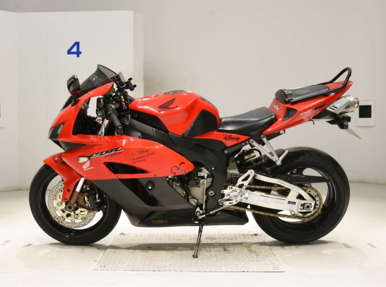 Мотоцикл Honda CBR1000RR з пробігом 82568 km