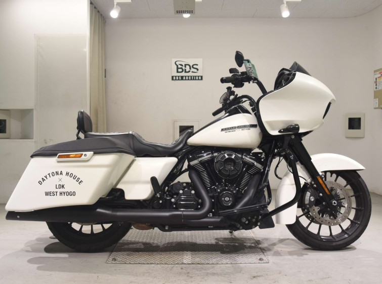 Мотоцикл HD ROAD GLIDE FLTRXS1750 з пробігом 17317 km