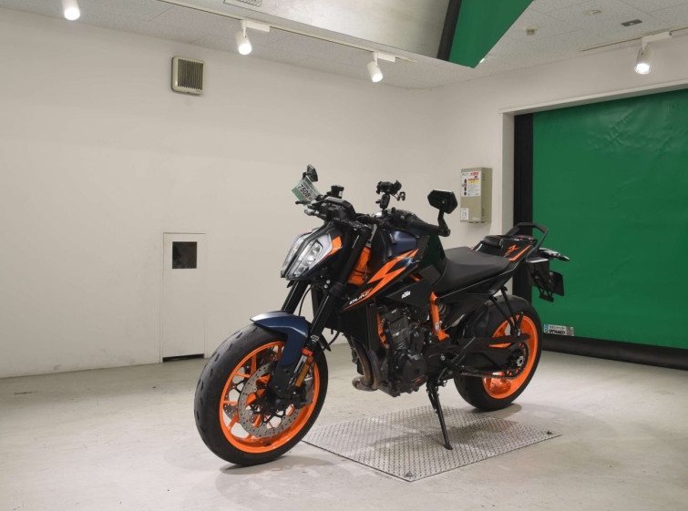 Мотоцикл KTM 890 DUKE R з пробігом 2952 km