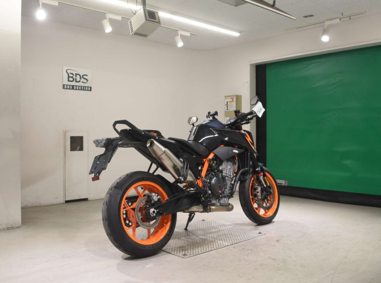 Мотоцикл KTM 890 DUKE R з пробігом 2952 km