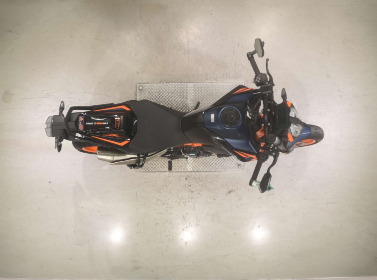 Мотоцикл KTM 890 DUKE R з пробігом 2952 km