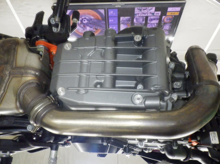 Мотоцикл KTM 890 DUKE R з пробігом 2952 km