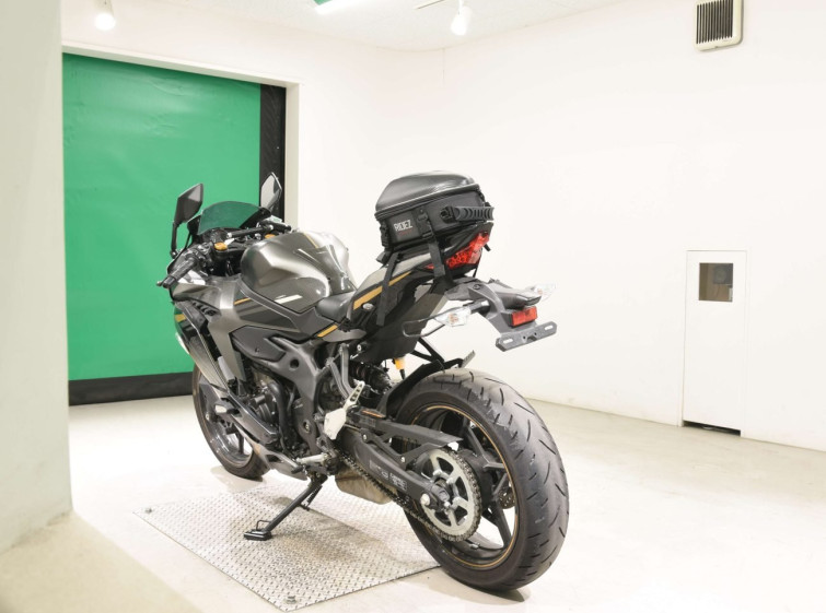 Мотоцикл Kawasaki NINJA ZX-25R