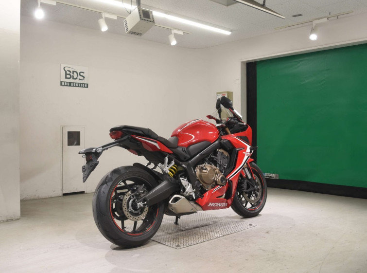 Мотоцикл Honda CBR650R з пробігом 4974 km