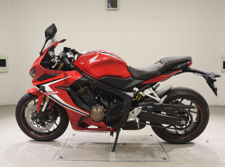Мотоцикл Honda CBR650R з пробігом 4974 km