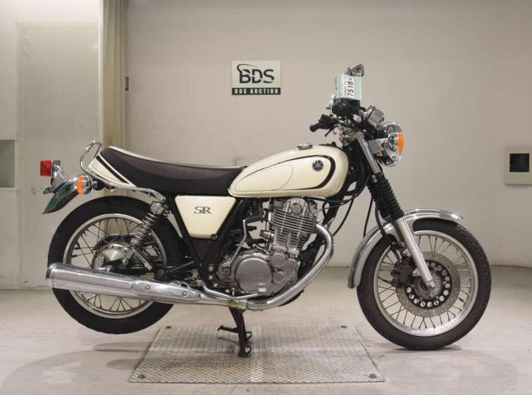 Мотоцикл Yamaha SR400