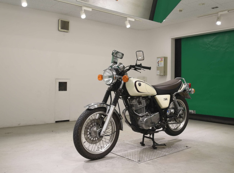 Мотоцикл Yamaha SR400