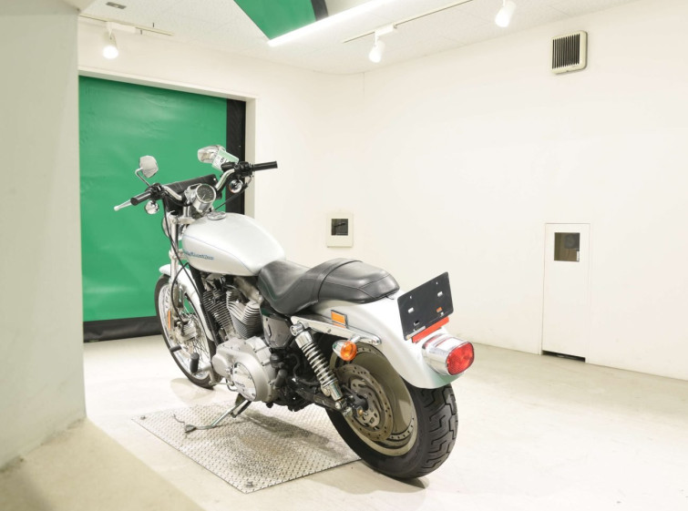 Мотоцикл HD SPORTSTER CUSTOM XL883C