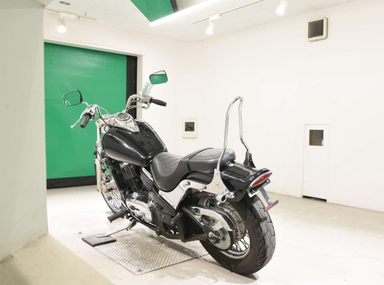 Мотоцикл Kawasaki VULCAN400 CUSTOM