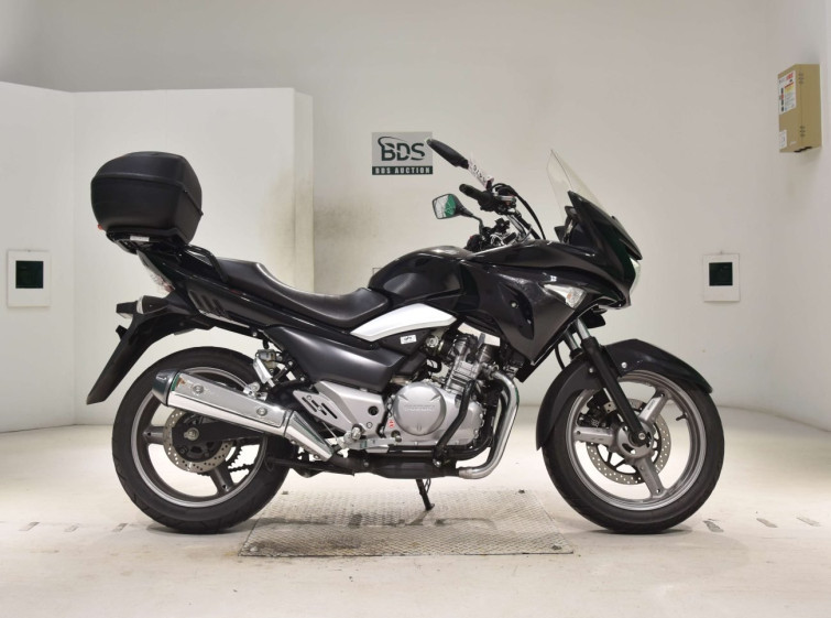Мотоцикл Suzuki GSR250S с пробегом 6532 km