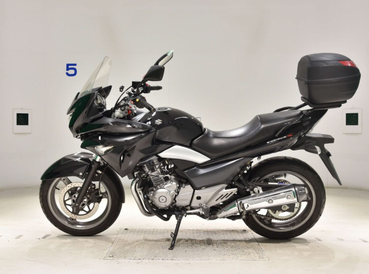 Мотоцикл Suzuki GSR250S с пробегом 6532 km