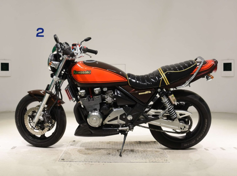 Мотоцикл Kawasaki ZEPHYR400 з пробігом 5461 km