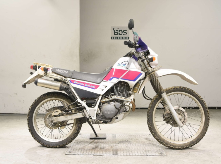 Мотоцикл Yamaha SEROW XT225