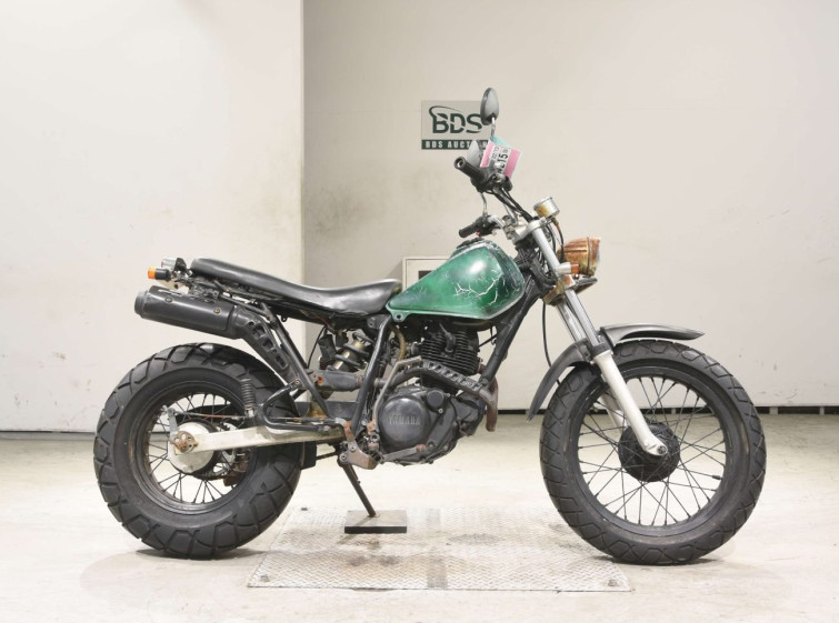 Мотоцикл Yamaha TW200