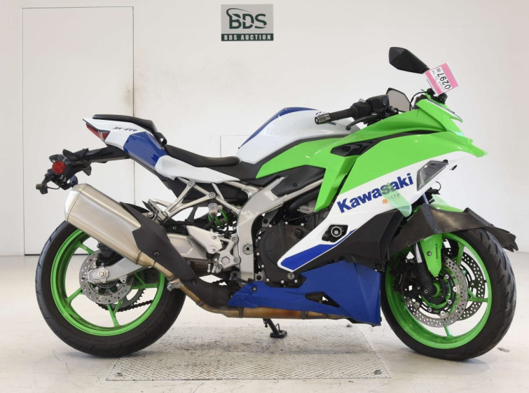 Мотоцикл Kawasaki ZX-4RR с пробегом 6378 km
