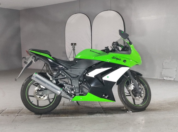 Мотоцикл Kawasaki NINJA250R з пробігом 30534 km