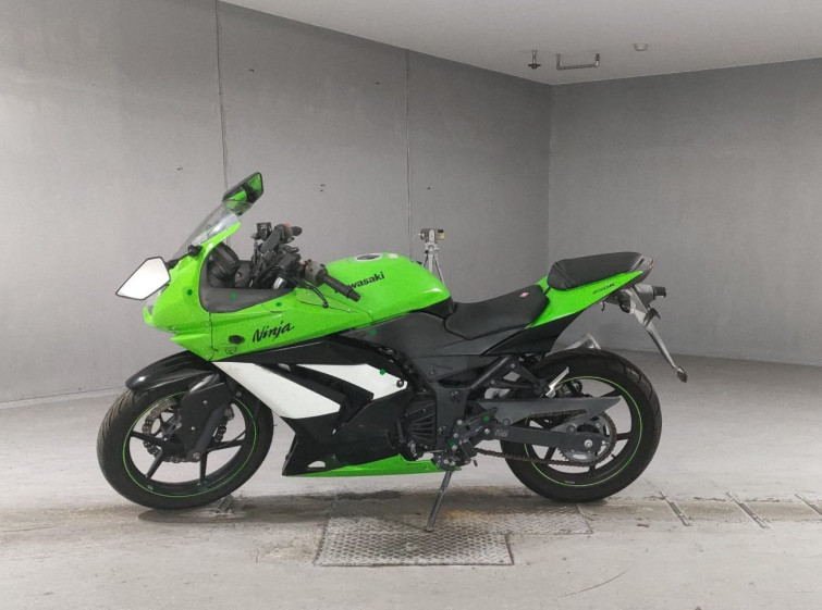 Мотоцикл Kawasaki NINJA250R з пробігом 30534 km