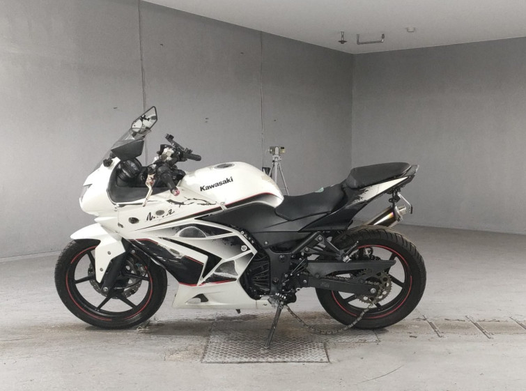 Мотоцикл Kawasaki NINJA250R з пробігом 25462 km