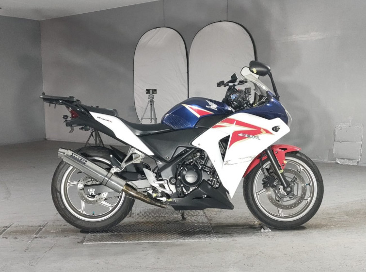Мотоцикл Honda CBR250R з пробігом 13785 km