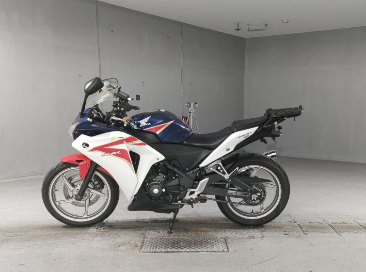 Мотоцикл Honda CBR250R з пробігом 13785 km