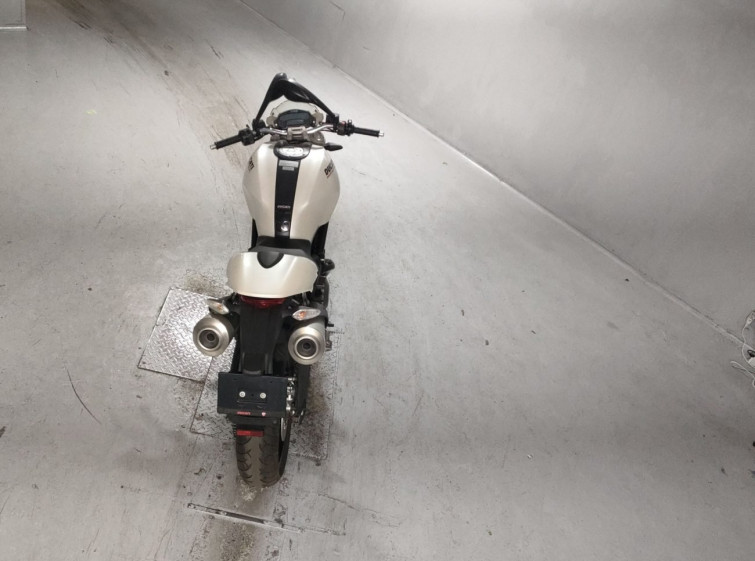 Мотоцикл Ducati MONSTER 696 PLUS с пробегом 29165 km