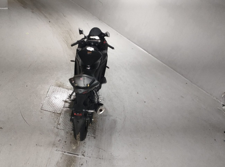 Мотоцикл Yamaha YZF-R3 с пробегом 1810 km