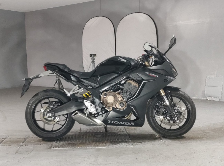Мотоцикл Honda CBR650R з пробігом 16859 km