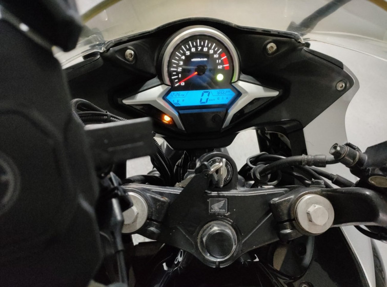 Мотоцикл Honda CBR250R з пробігом 76562 km