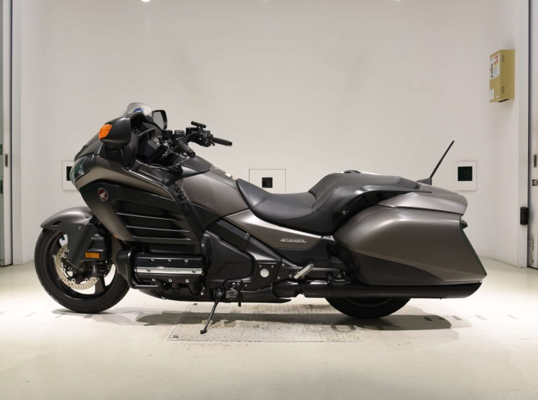 Мотоцикл Honda GL1800 F6B BAGGER с пробегом 17652 km