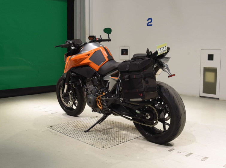 Мотоцикл KTM 790 DUKE