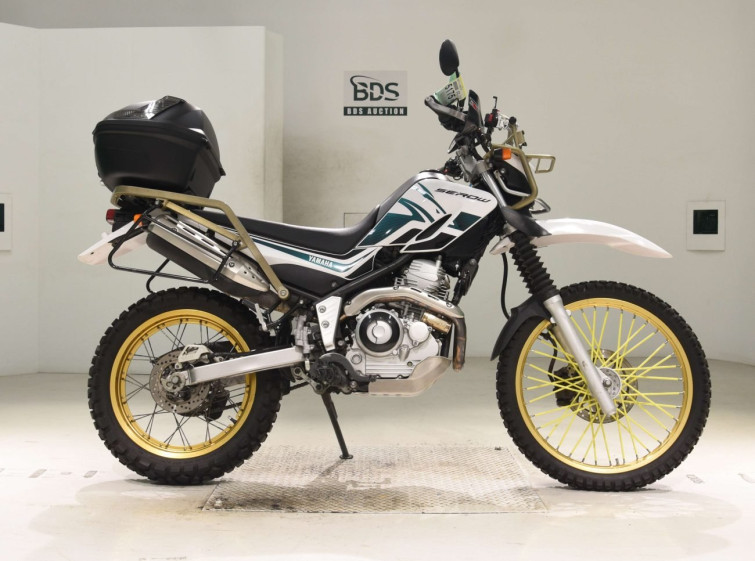Мотоцикл Yamaha SEROW XT250