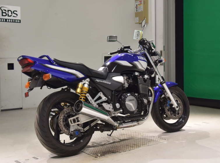Мотоцикл Yamaha XJR1300 с пробегом 25279 km