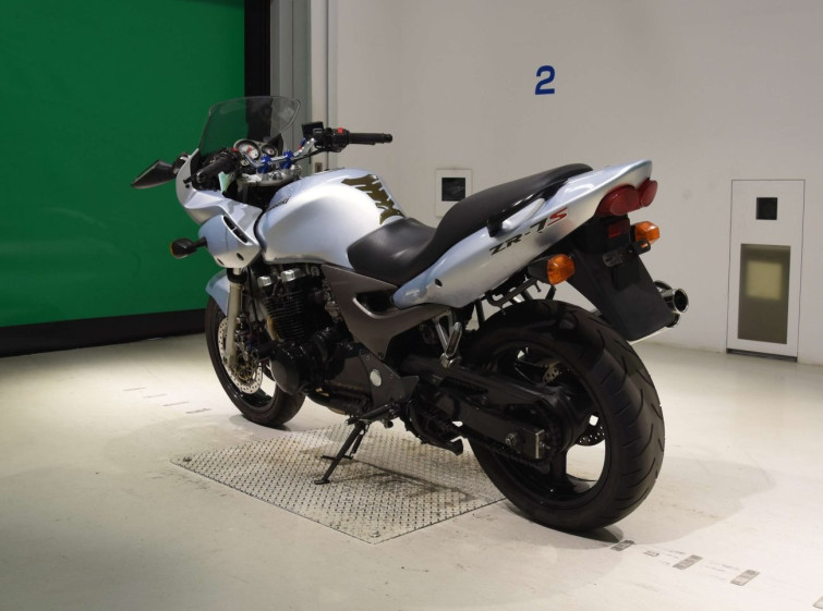Мотоцикл Kawasaki ZR-7S з пробігом 70841 km