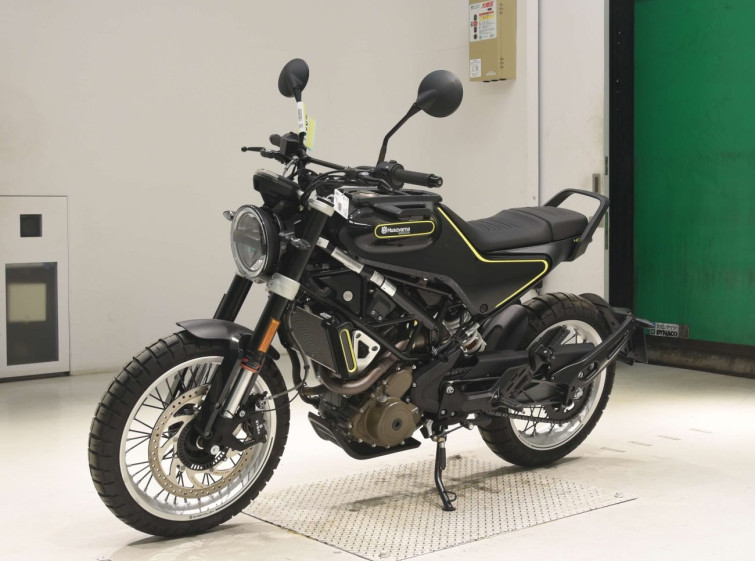 Мотоцикл Husqvarna SVARTPILEN 401 с пробегом 49 km