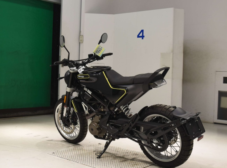 Мотоцикл Husqvarna SVARTPILEN 401 с пробегом 49 km