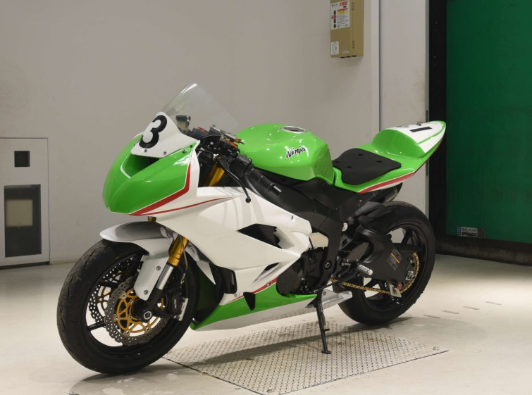 Мотоцикл Kawasaki NINJA ZX-6R с пробегом 683 km